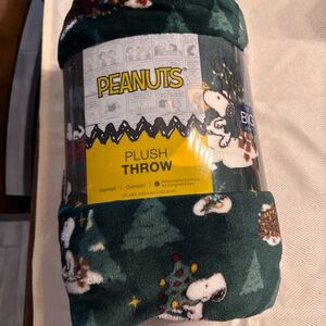Peanuts Green Plush Throw Blanket